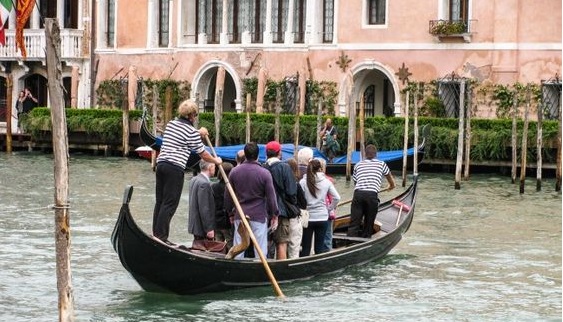 gondola traghetto venezia